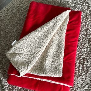 Red Fleece Throw-Reversible New Condition‎